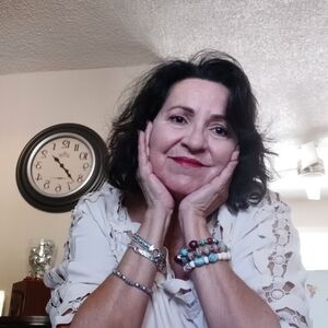 Meet your Posher, Crystal